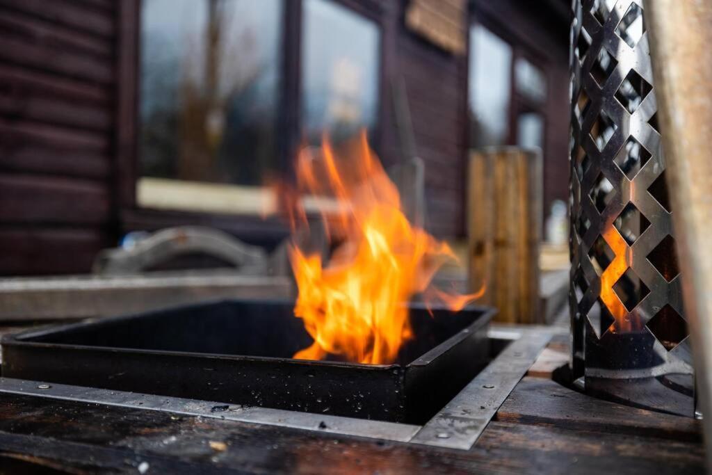 The Woodland Lodge - Wood Fired Hot Tub And Firepit Hambleton Ngoại thất bức ảnh